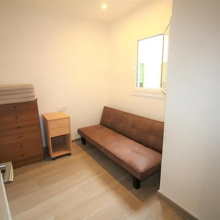 Moderno Y Renovado A 50m De La Playa En Llanca, Con 3 Y Balcon - Es-228-68 Apartment