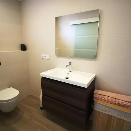 Moderno Y Renovado A 50m De La Playa En Llanca, Con 3 Y Balcon - Es-228-68 Apartment *
