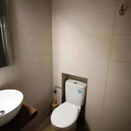 Moderno Y Renovado A 50m De La Playa En Llanca, Con 3 Y Balcon - Es-228-68 Apartment *