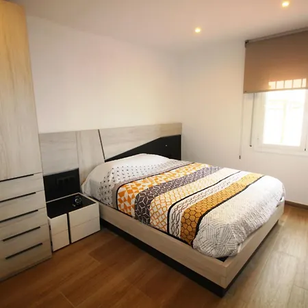 Moderno Y Renovado A 50m De La Playa En Llanca, Con 3 Y Balcon - Es-228-68 Apartment *