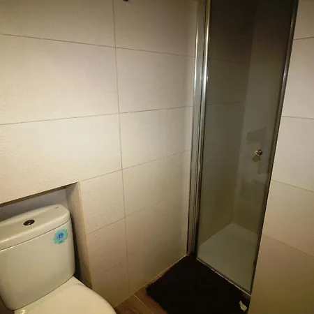 Apartment Moderno Y Renovado A 50m De La Playa En Llanca, Con 3 Y Balcon - Es-228-68 *