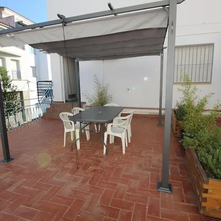 Apartment Moderno Y Renovado A 50m De La Playa En Llanca, Con 3 Y Balcon - Es-228-68 *